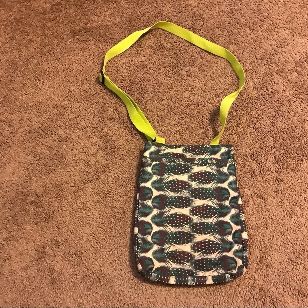 KAVU For Keeps Bag With Hip Crossbody Adjustable Purse Strap - Picture 7 of 7